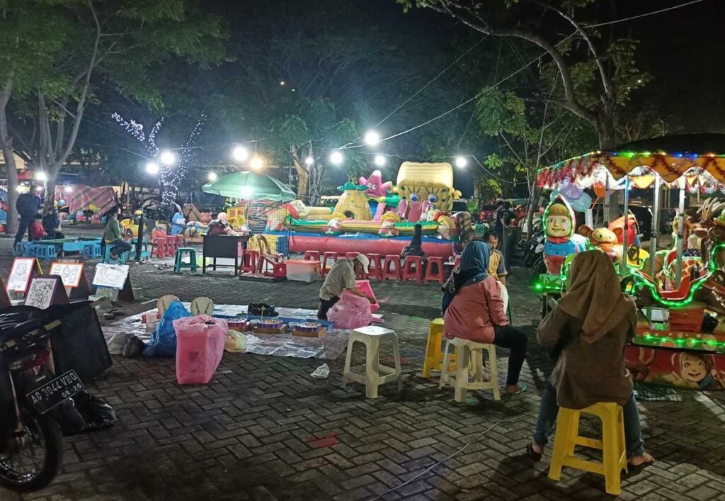 Pasar Murah Dan Wisata Kuliner Masjid Agung Surabaya Brigade Pasopati