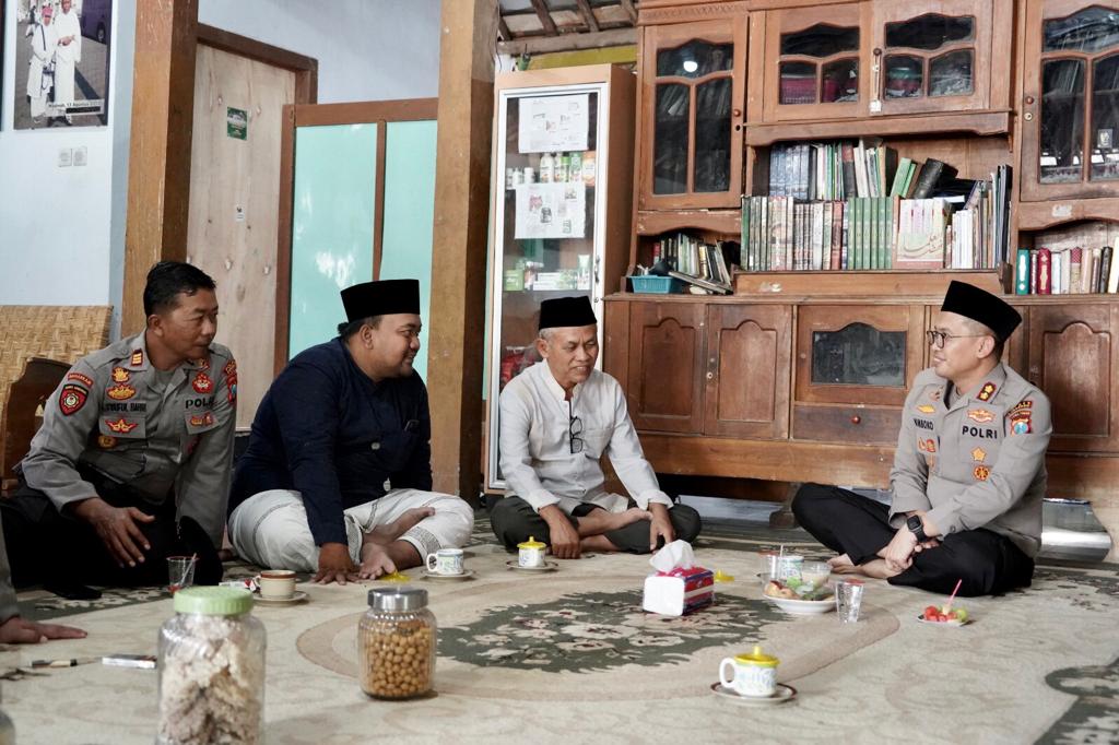 Sampaikan Pesan Pemilu Damai Kapolres Ponorogo Kunjungi Sejumlah Ponpes