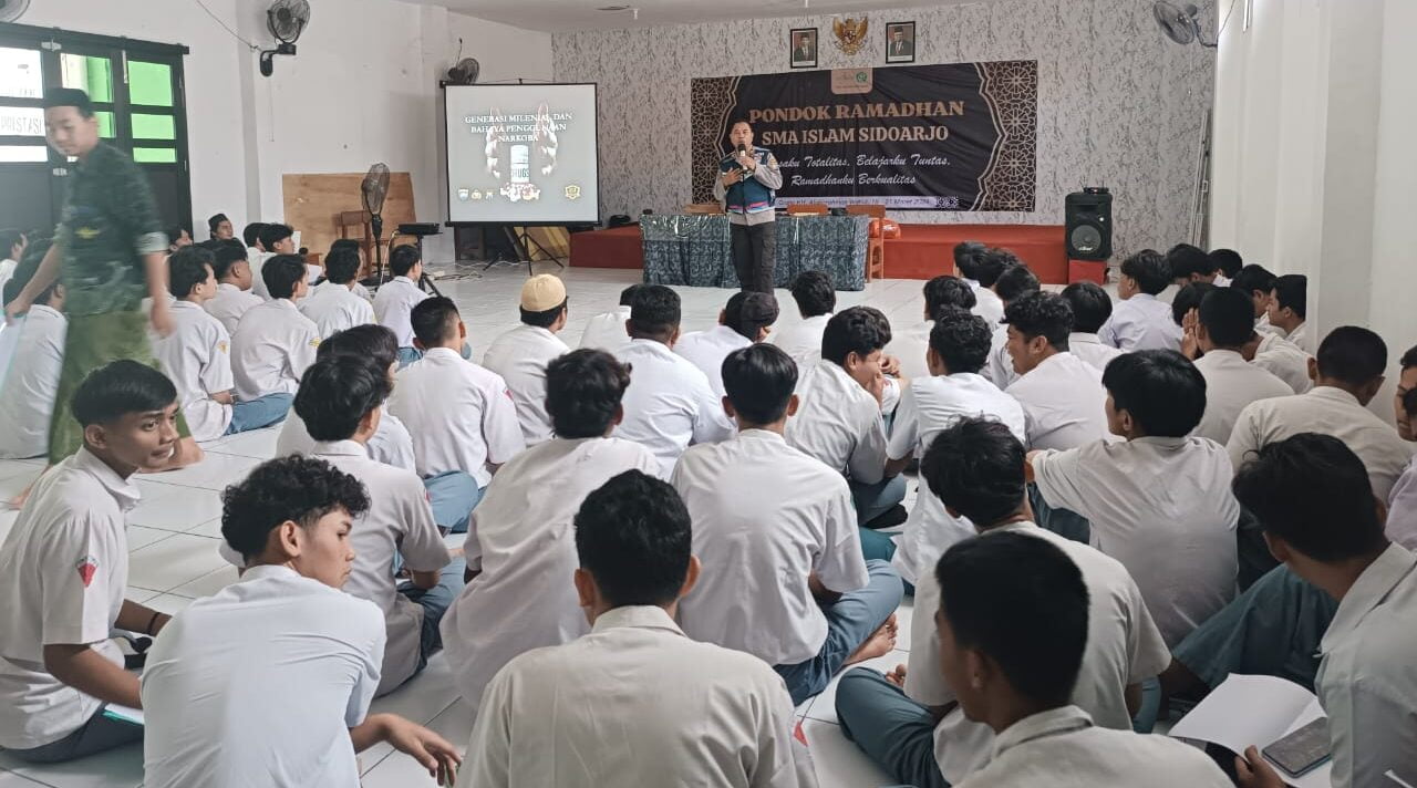 Polisi Sidoarjo Edukasi Bahaya Kenakalan Remaja Pada Kegiatan Pondok Ramadhan