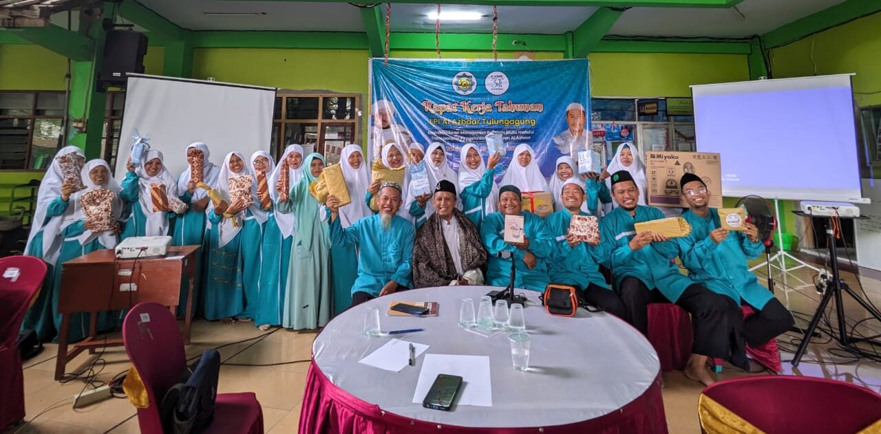 Menata Profesionalisme Dakwah Pendidikan LPI Al Azhaar Mengadakan Rapat Kerja Tahunan