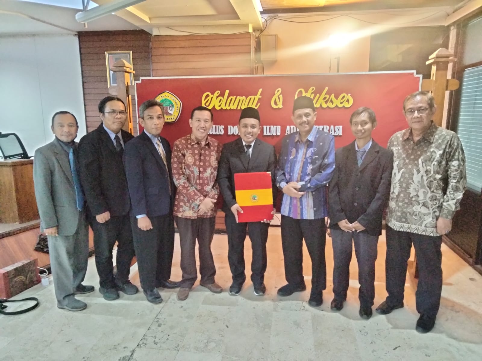 Dosen PWK FT UNIPA Surabaya dan Pegiat Kebencanaan Meraih Gelar Doktor