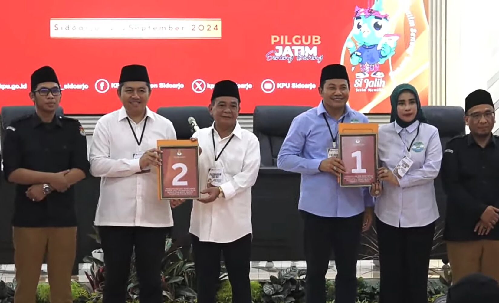 Pilbup Sidoarjo 2024 Subandi-Mimik No Urut 1 Dan Mas Iin-Edy No Urut 2