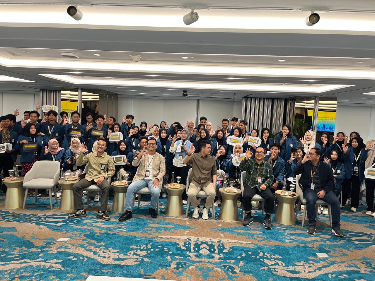 Company And Campus Visit Internal Hima Ekis UNAIR Di Kantor Pusat BSI