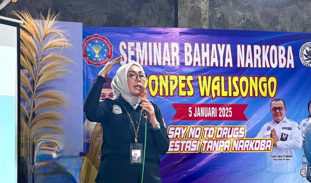 Awali Tahun 2025 YR Kobra Jatim Edukasi Bahaya Narkoba Di Ponpes Walisongo