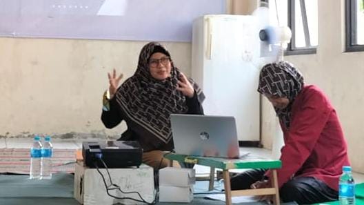 Pemanfaatan Teknologi Digital Dalam Meningkatkan Kinerja Usaha Womenpreneur Rusunawa Kolaboriasi PRA Pucang Dengan Tim ABDIMAS UMSIDA 
