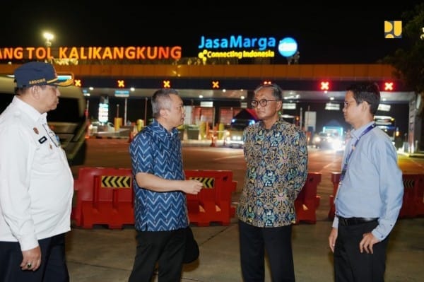 Menteri PU Tinjau Jalur Pantura Jateng Pastikan Kesiapan Mudik Lebaran 2025