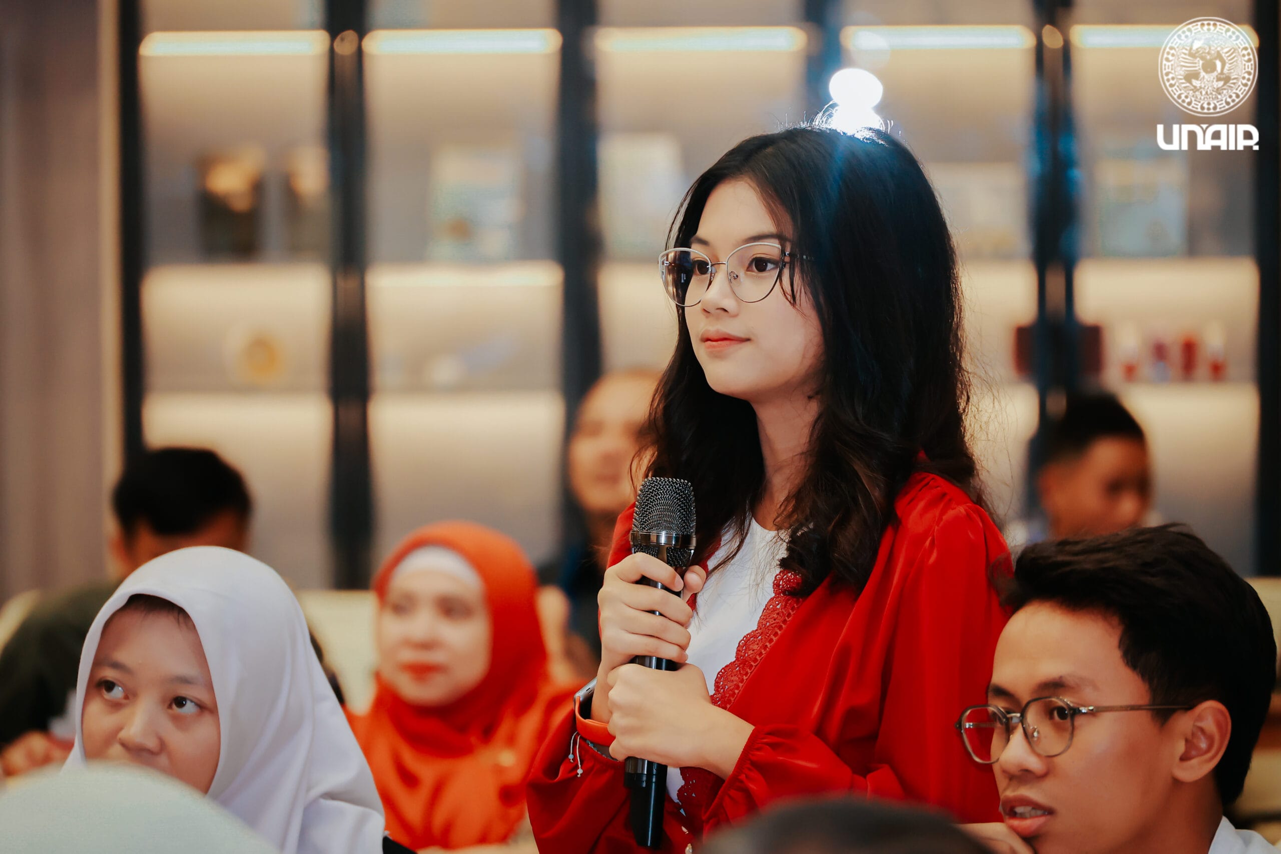 Raysia Berbekal Prestasi Memukau Menjadi Kandidat Penerima Golden Ticket UNAIR
