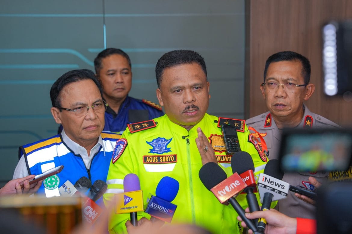 Arus Mudik Terpantau Padat Contraflow Tol Cikampek Dimulai Hari Ini 27 Maret 2025