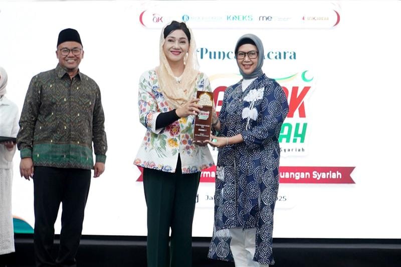 BSI Menyabet Tiga Penghargaan Pada Puncak Gebyar Ramadan Keuangan Syariah (GERAK Syariah) Award OJK