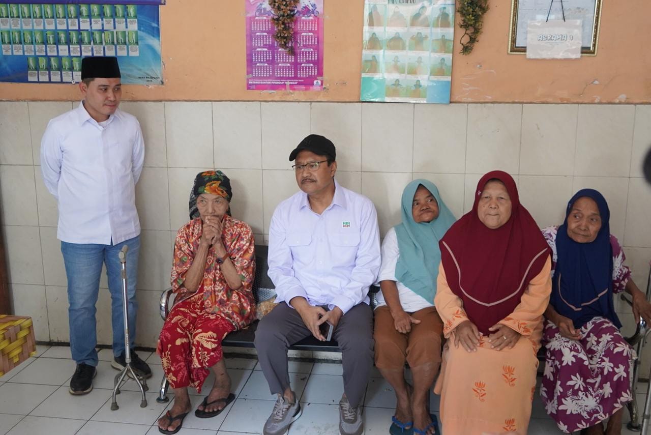 Mensos Meninjau Persiapan Sekolah Rakyat Di Mojokerto Yang Dibuka Pada Tahun Ajaran 2025/2026