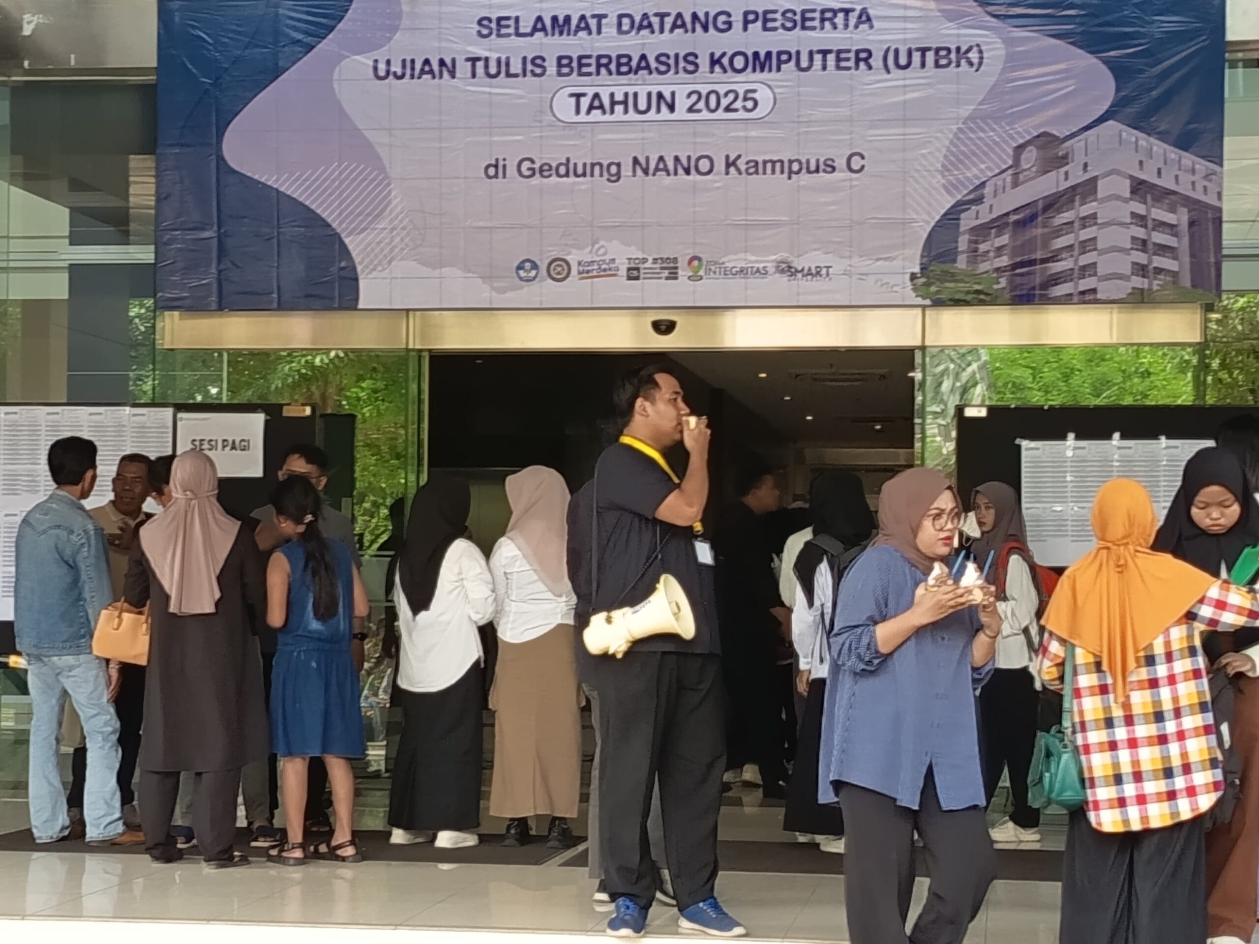 UNAIR Menjadi Lokasi UTBK 14.660 Dan Peserta Pastikan Sistem Serta Keamanan Terjaga