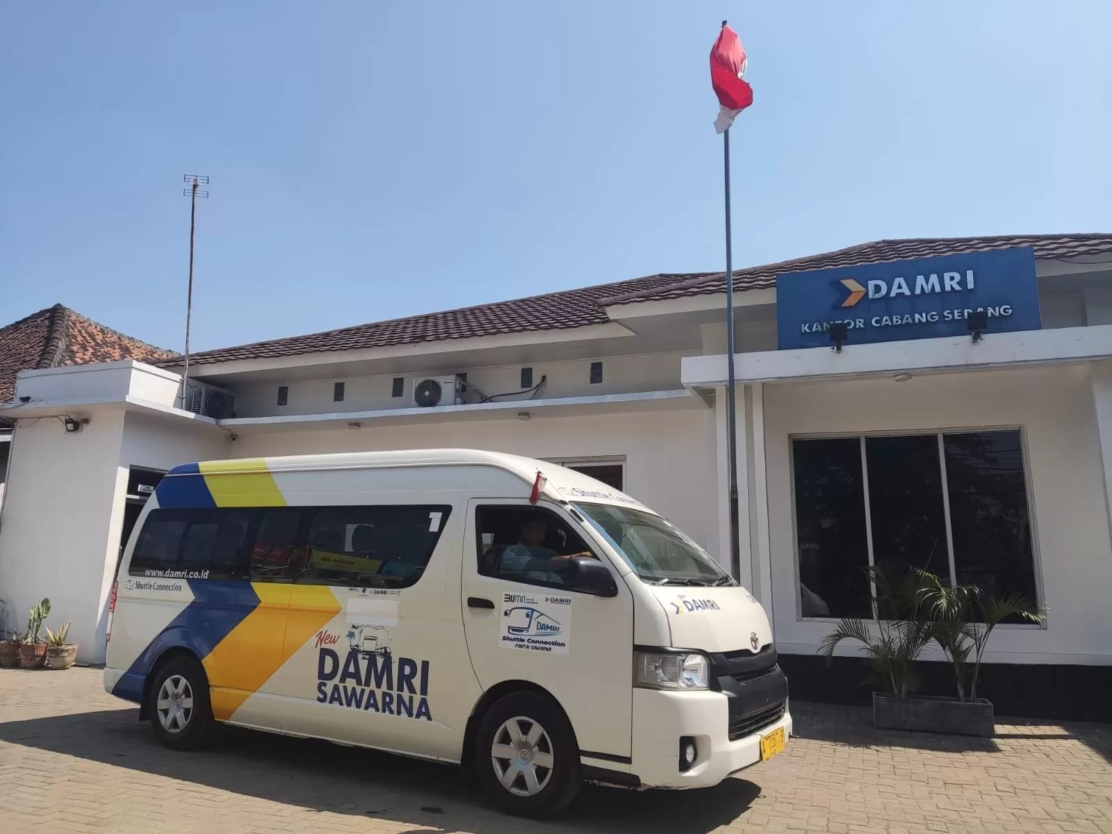 DAMRI Hadirkan Layanan Mudah Dengan Tarif Terjangkau Ke Pantai Sawarna Banten