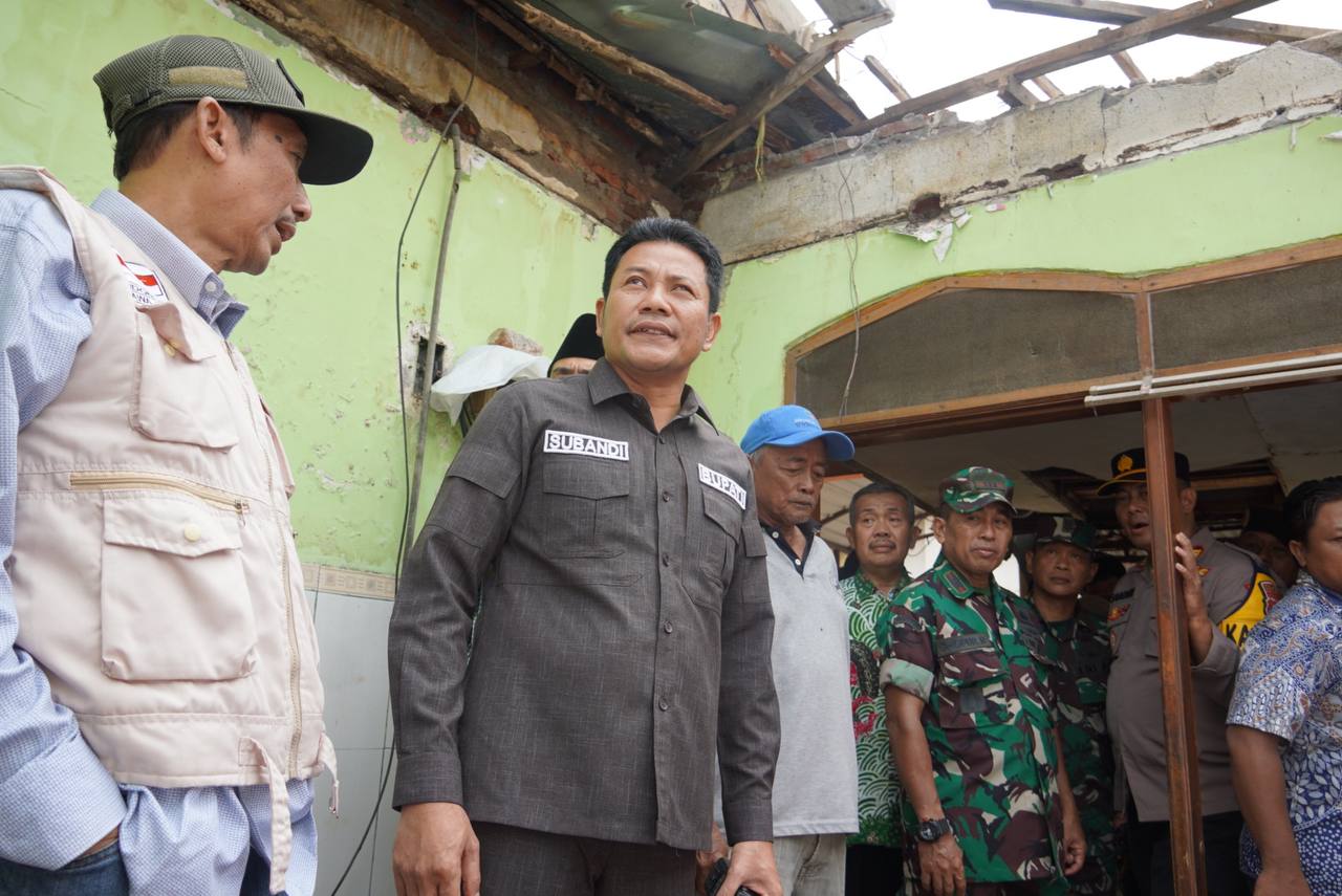 Bupati Sidoarjo Sidak Rumah Warga Yang Tergolong RTLH Untuk Memastikan Kesejahteraan Masyarakat