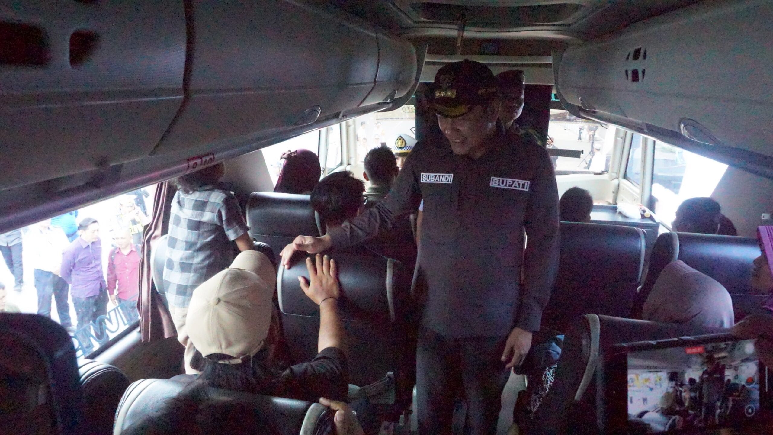 H. Subandi Bupati Sidoarjo Berangkatkan Balik Mudik Gratis 2025 Di Terminal Bungurasih