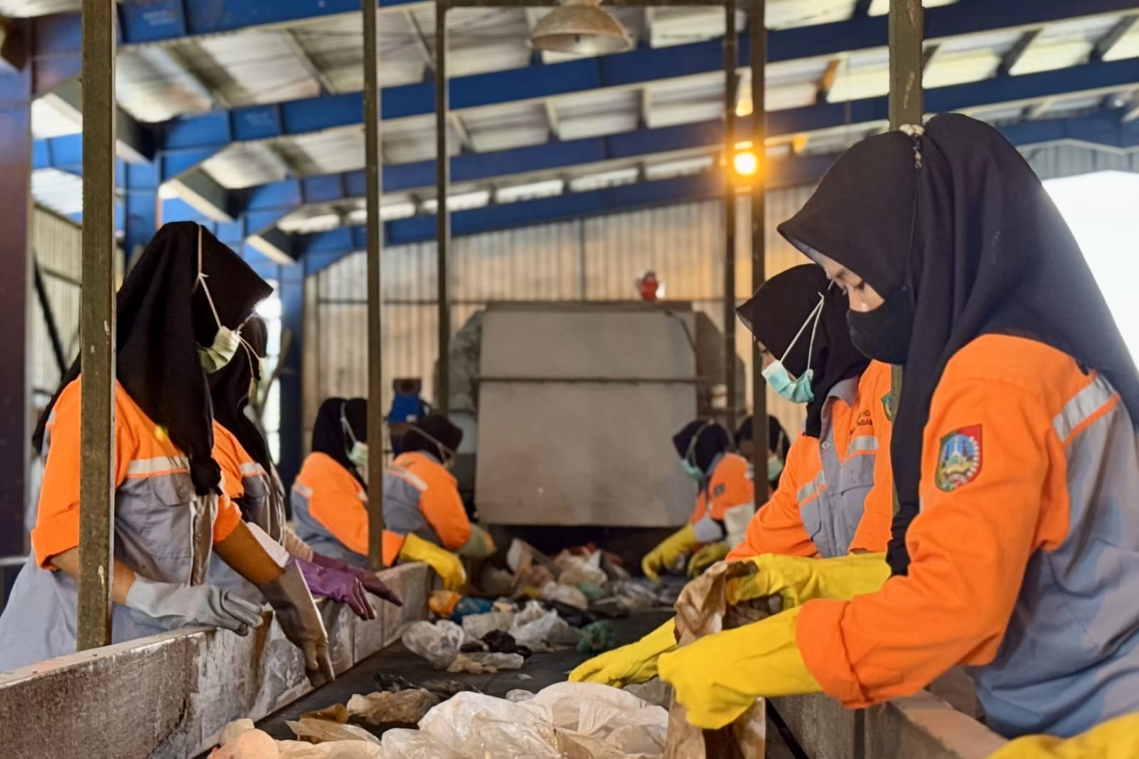 Pengiriman Perdana Pemkab Jombang Salurkan 10 Ton RDF ke Pabrik SIG Tuban