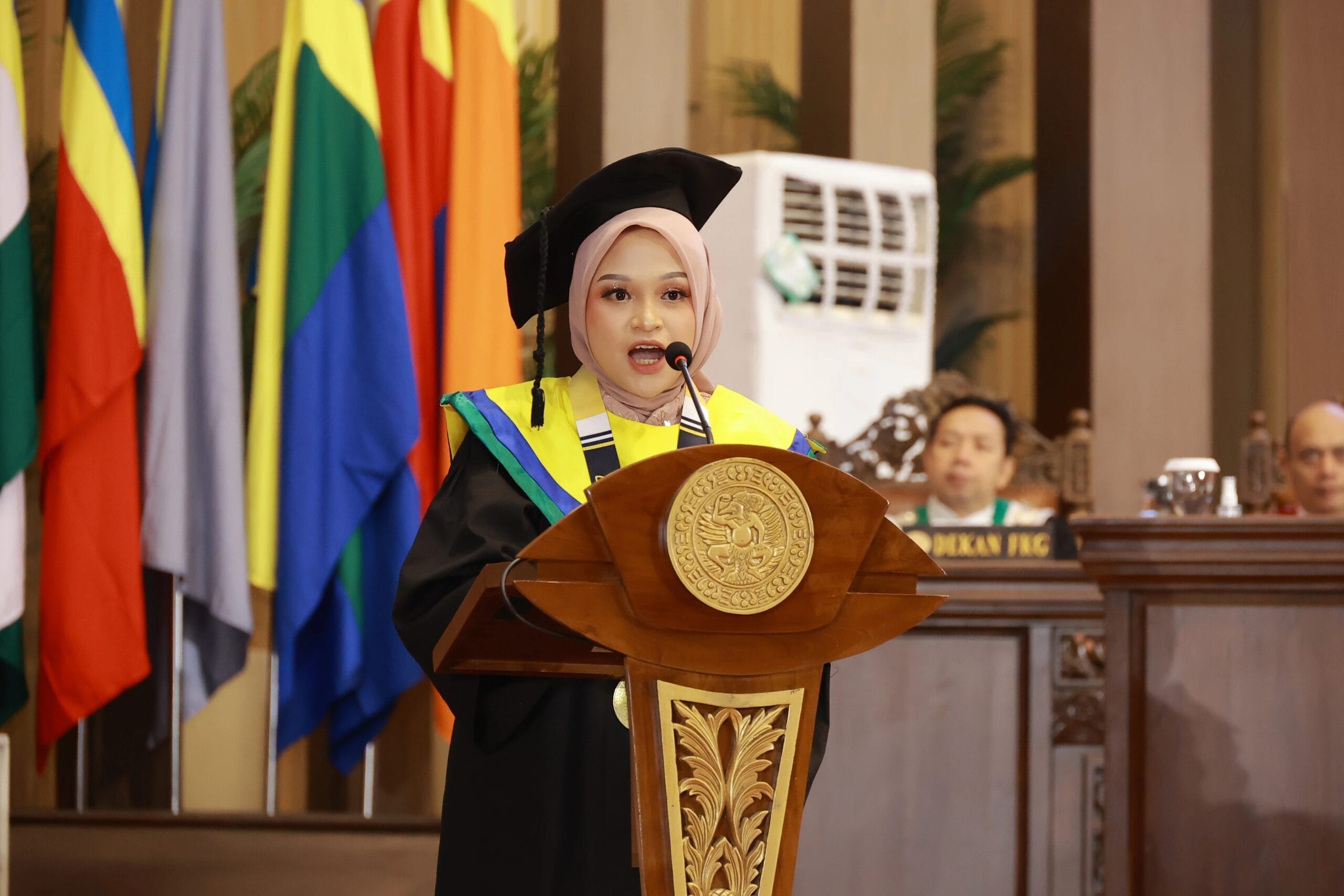 Perwakilan Wisudawan Dan IKA UNAIR Apresiasi Peran Orang Tua Dalam Sukseskan Pendidikan