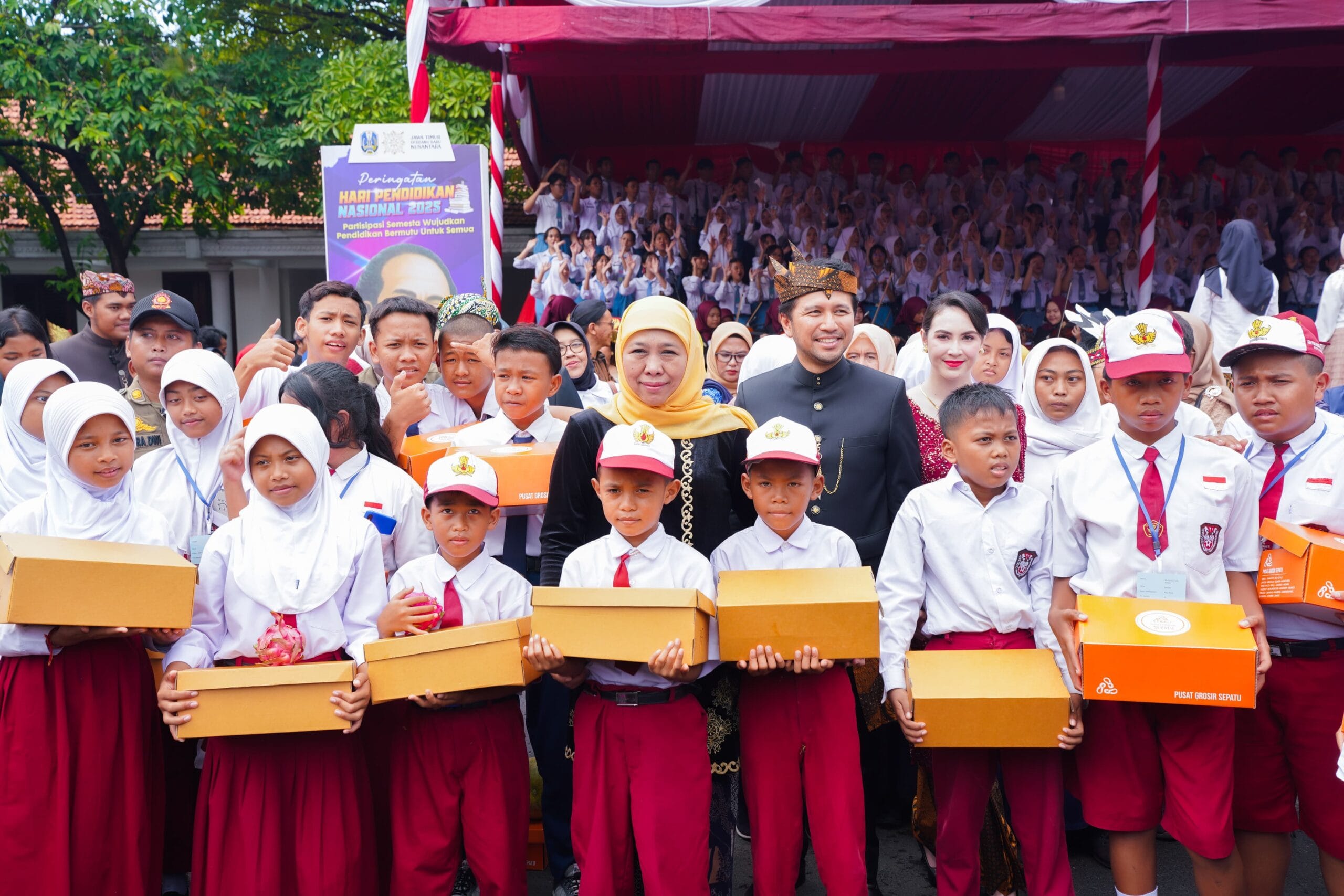 Gubernur Khofifah Siapkan Paket Kebijakan Pendidikan Rp 126,236 Milyar Serta Tegaskan SPMB Berintegritas Saat Pimpin Upacara Hardiknas 2025