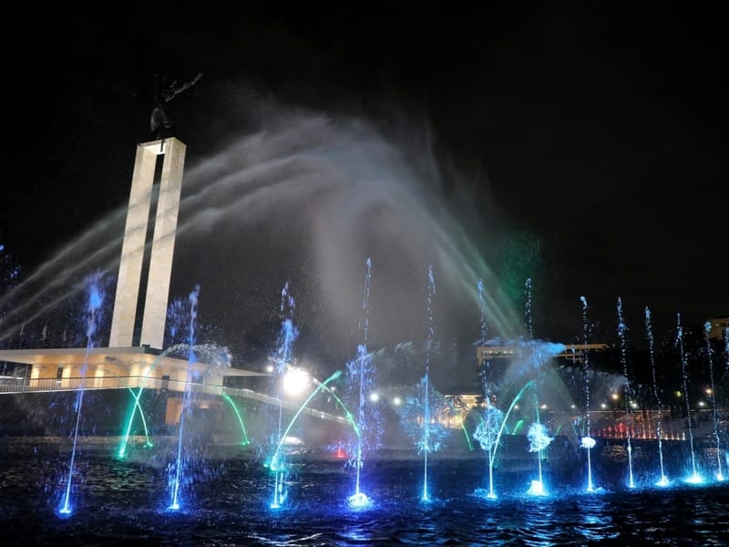 Gubernur Pramono Resmi Mengaktifkan Operasional Lima Taman Kota 24 Jam Di Jakarta