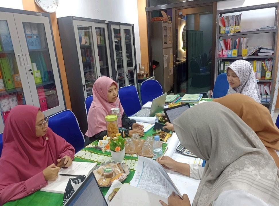 Evaluasi Menuju Sekolah Unggul LPPK PDM Sidoarjo Lakukan Audit Di SD Muhammadiyah 3 Ikrom Wage