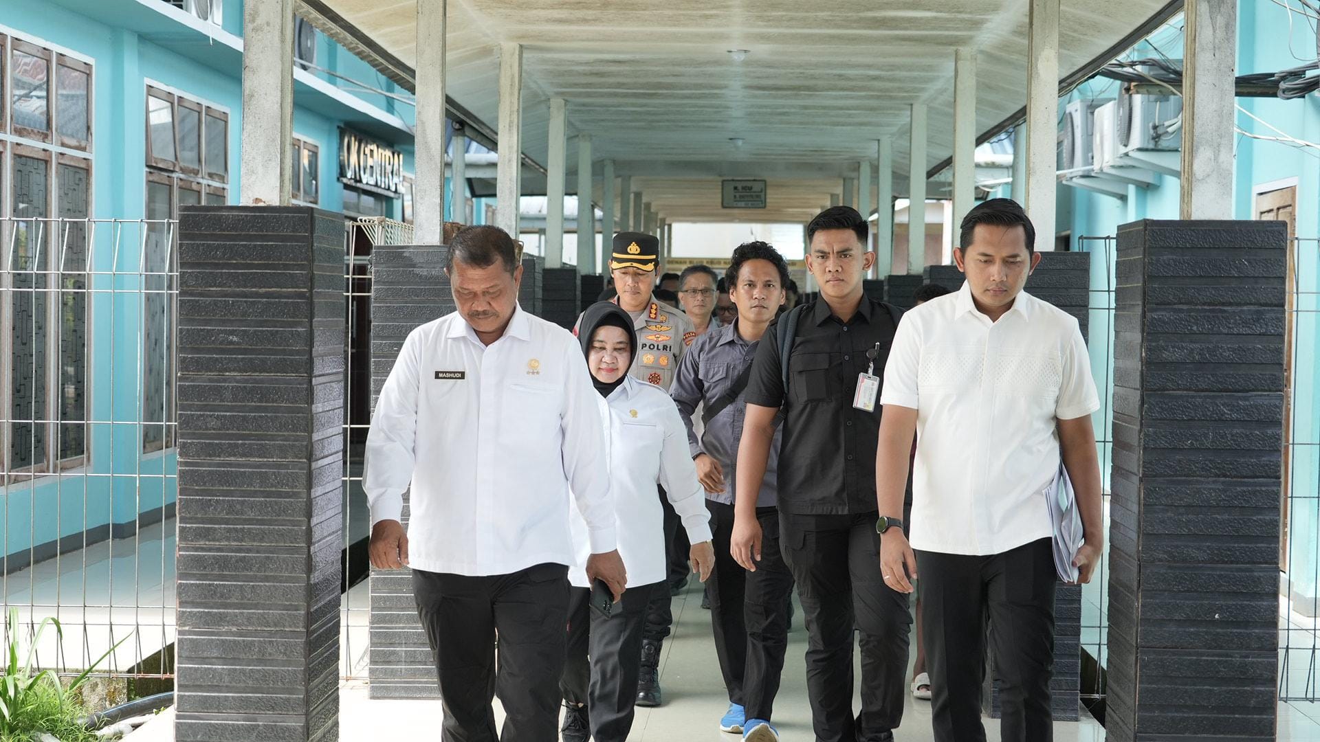 Dirjenpas Tiba Di Nabire Langsung Sambangi Petugas Lapas Yang Terluka