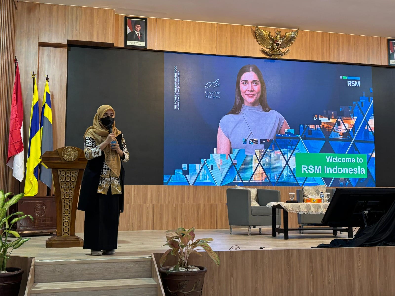 RSM Indonesia Goes To Campus Menjaring Talenta Muda FEB UNAIR Untuk Jadi Bagian Dari The Big Five