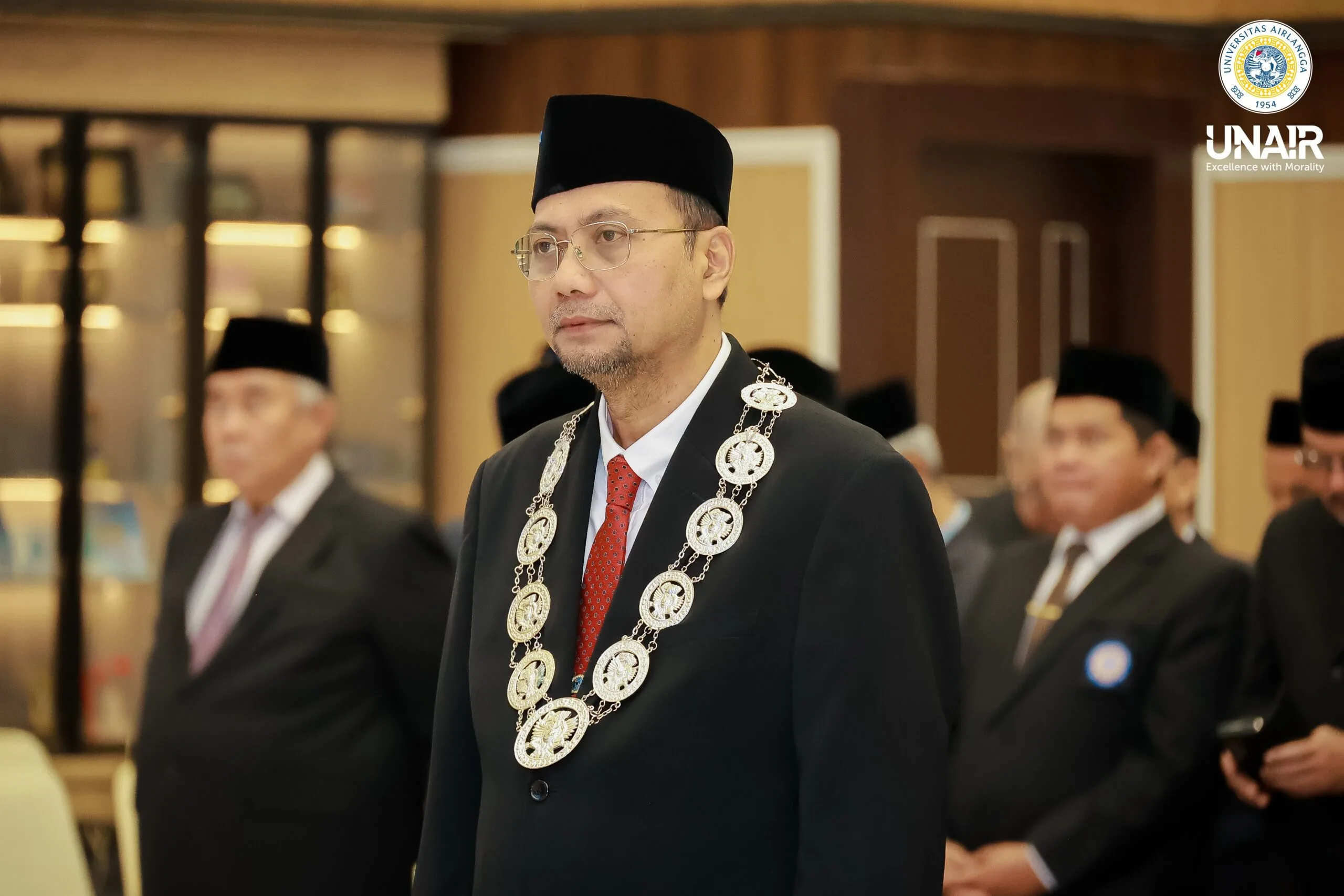 Dosen FEB UNAIR Dr. Ardianto, S.E., Ak., M.Si. Dilantik Sebagai Wakil Rektor Bidang Sumber Daya Universitas Airlangga Periode 2025–2030