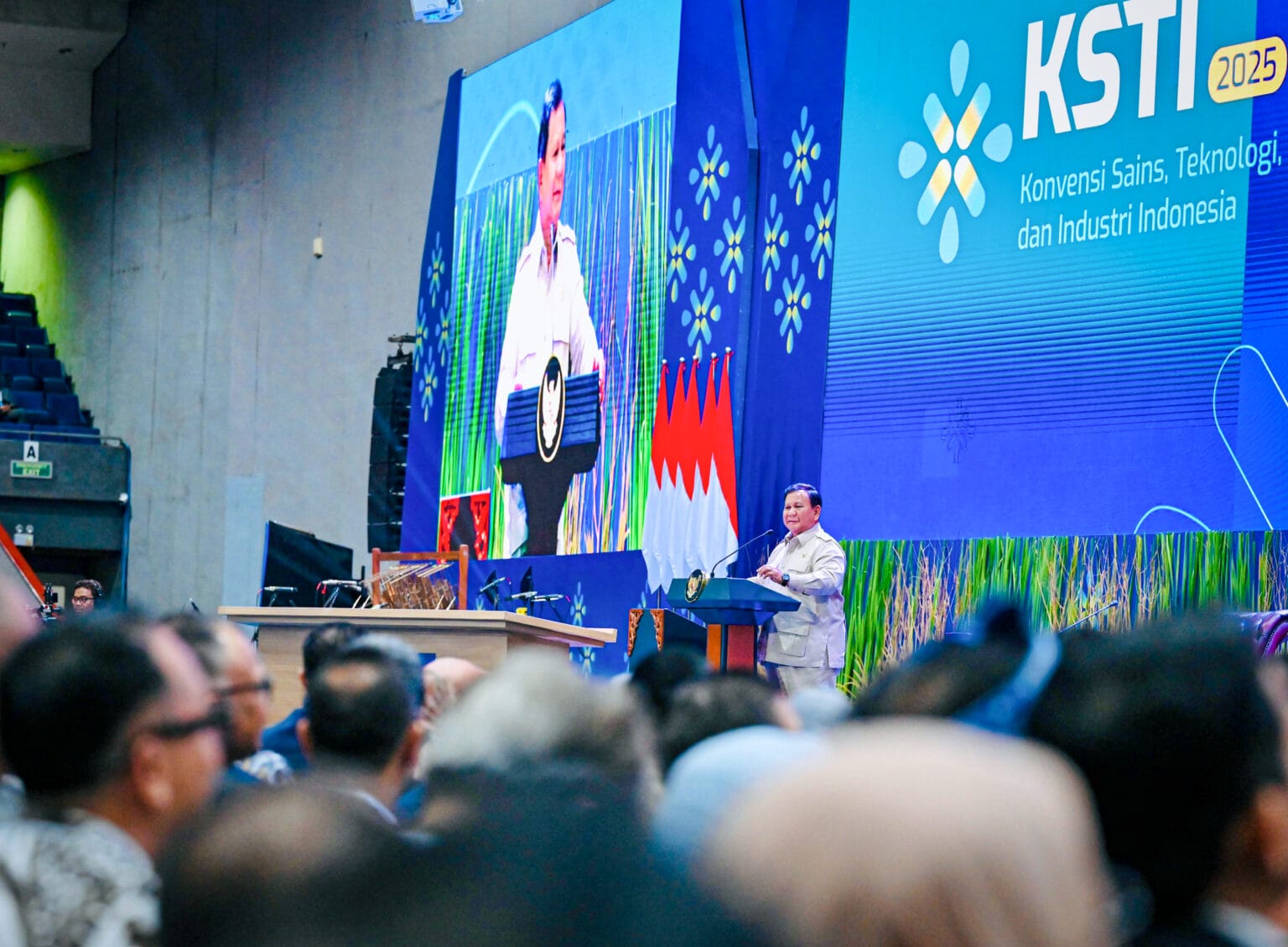 Presiden Prabowo Menyampaikan Pidato Utama Pada Konvensi Sains, Teknologi, Dan Industri Indonesia (KSTI) Tahun 2025 Di ITB
