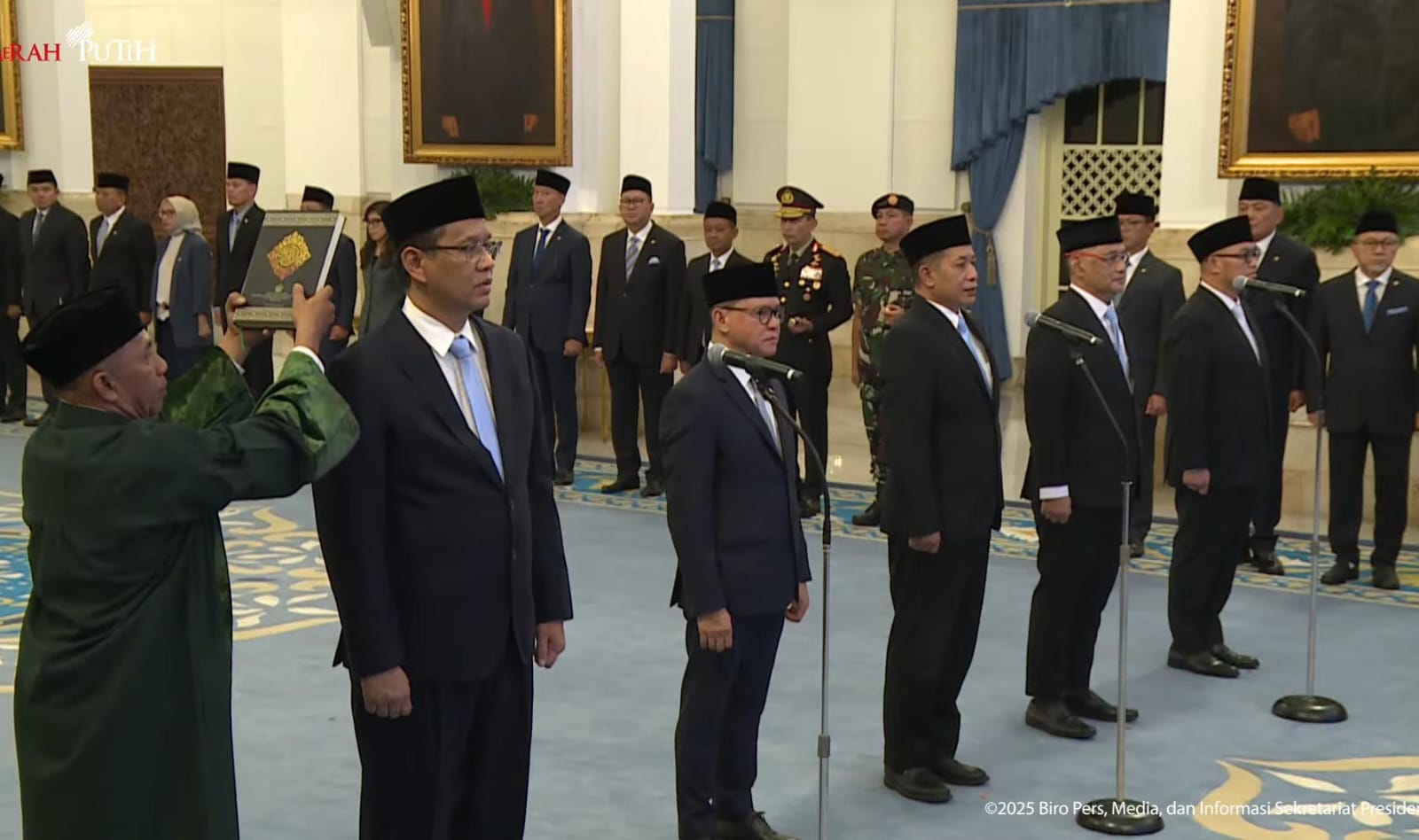 Presiden Merombak Kabinet Dan Melantik Menteri Serta Wakil Menteri Baru Di Kabinet Merah Putih