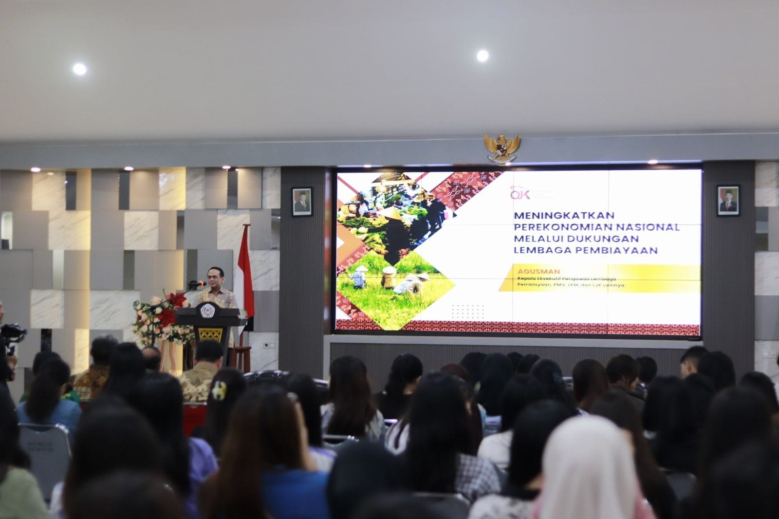 OJK Mengajar Di Unsrat Manado Tentang Peran Penting Lembaga Pembiayaan Dalam Pertumbuhan Ekonomi