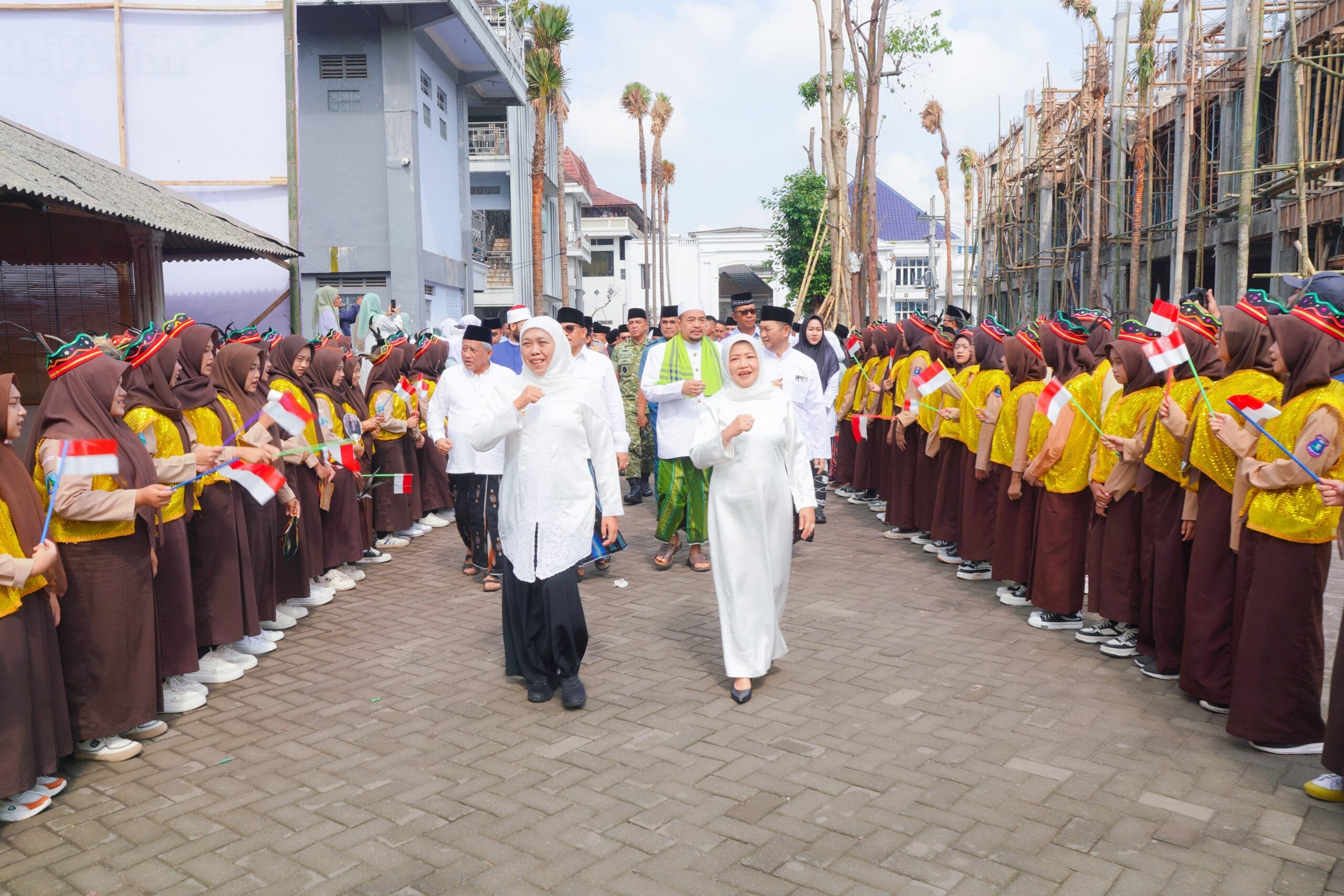 Gubernur Khofifah Pimpin Apel Hari Santri 2025 Di Ponpes An-Nur Bululawang Malang