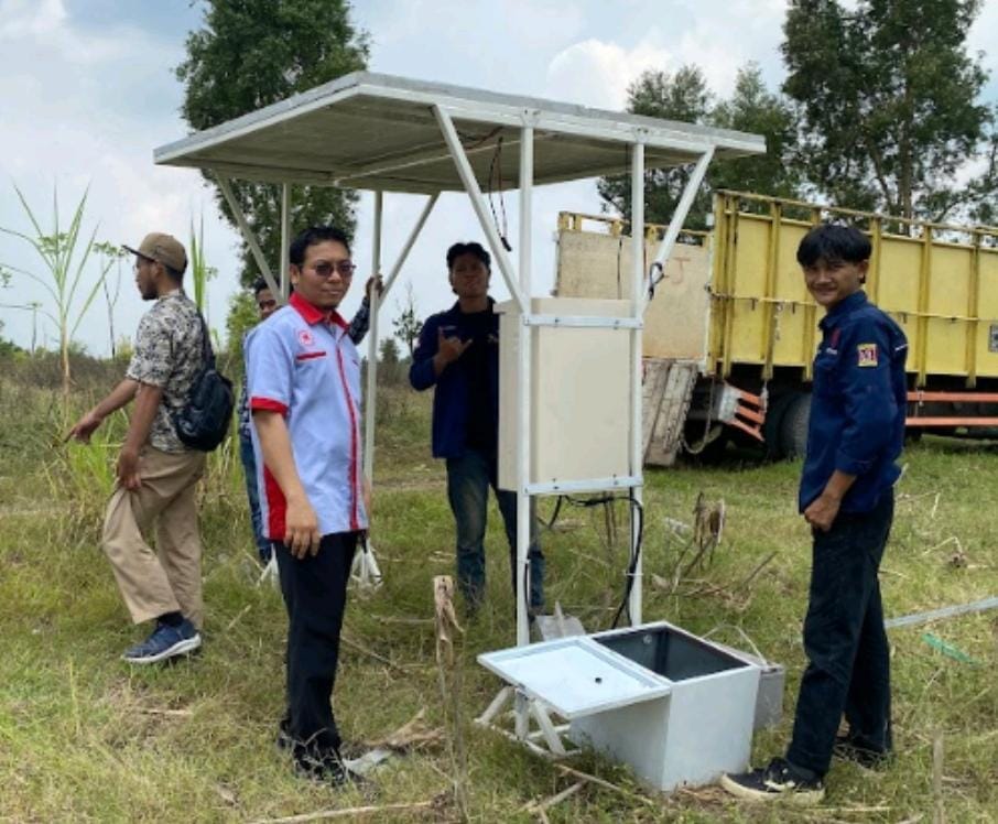 Pertanian Canggih Dengan Irigasi Otomatis Tenaga Surya Hadir Di Mojokerto Inovasi Tim LPPM UNESA