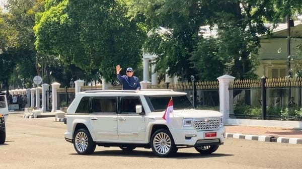 Maung PT Pindad Simbol Kejayaan Bangsa