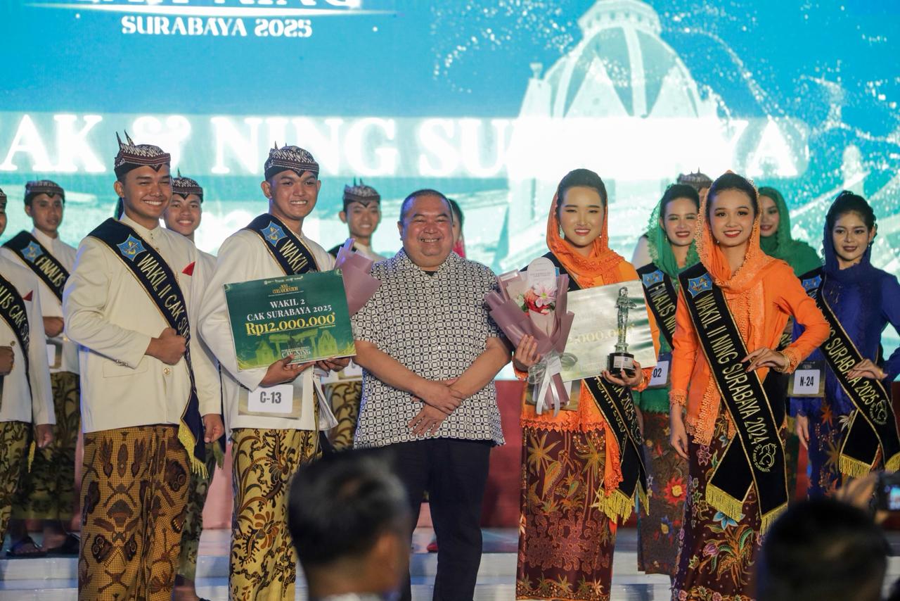 Velicia Giovani Mahasiswi FISIP UNAIR Raih Gelar Ning Wakil II Surabaya 2025