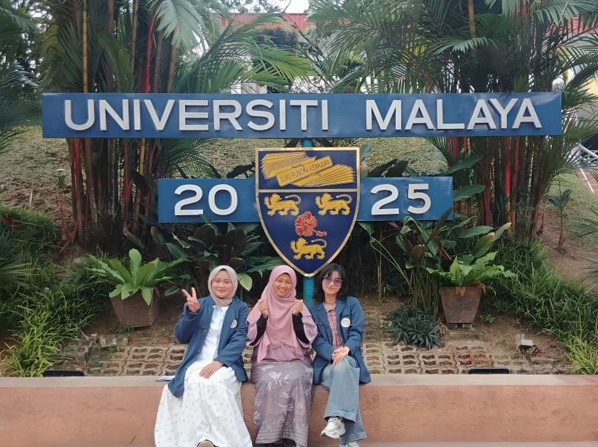 Riset Sambil PKL Mahasiswa Fakultas Perikanan Dan Kelautan (FPK) UNAIR Magang Di Universitas Malaya, Malaysia
