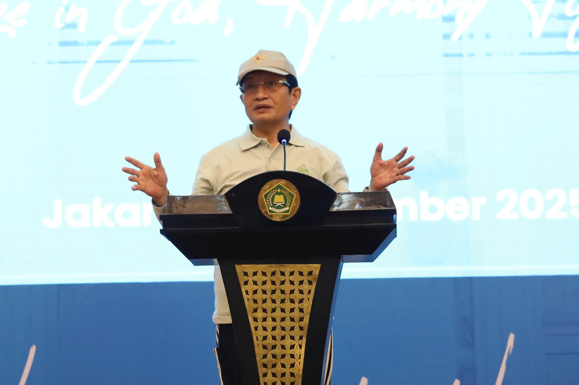 Tema Natal Kemenag Tahun 2025, “C-LIGHT: Christmas – Love in God, Harmony Together”