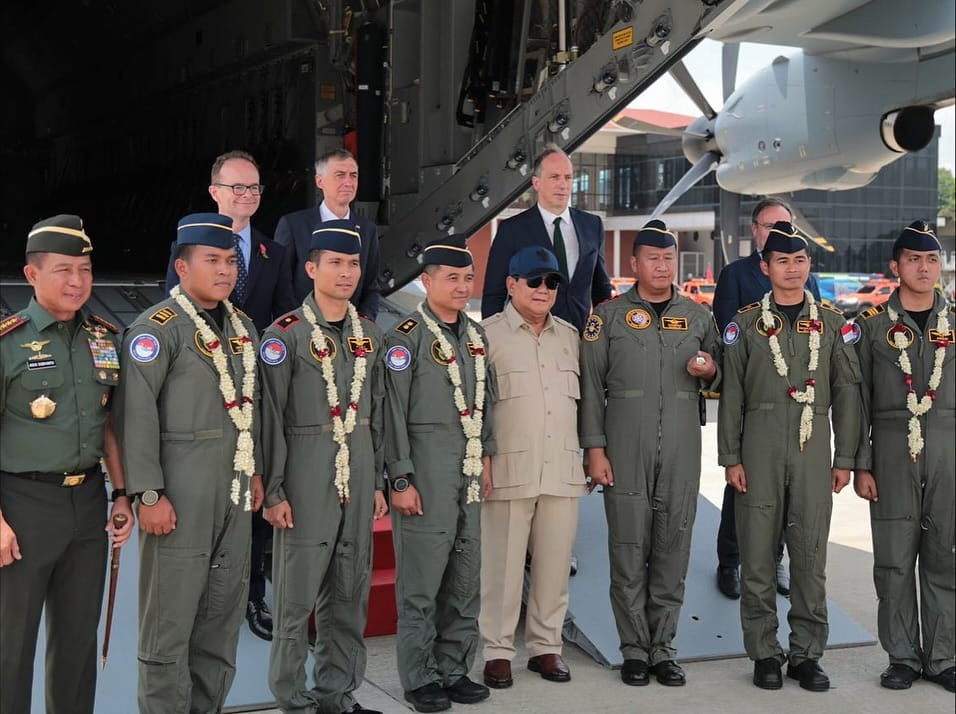Untuk Memperkuat Angkatan Udara Indonesia Presiden Prabowo Serahkan Airbus A400M/MRTT Alpha 4001 