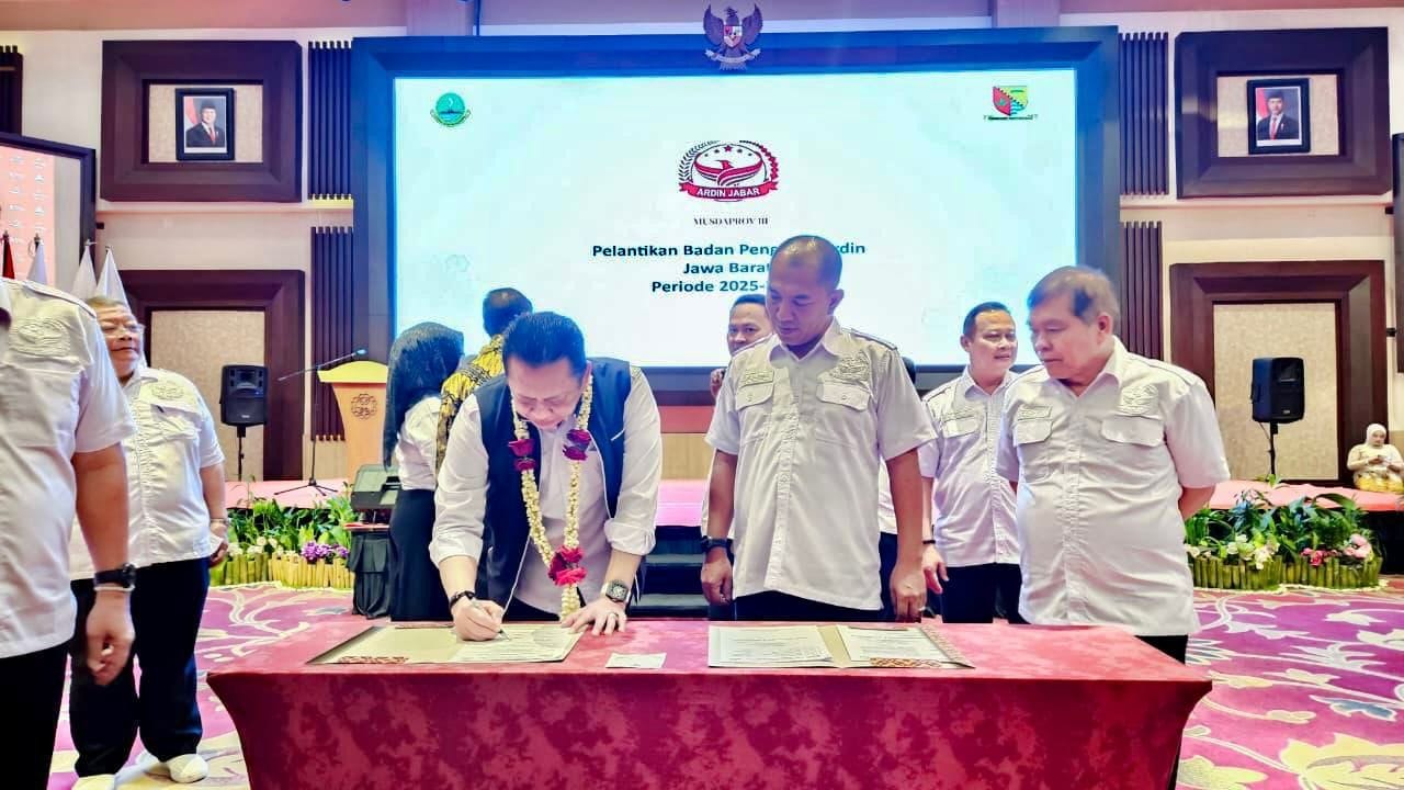 Ketum Dorong Transformasi Sistem Distribusi Nasional Saat Lantik Pengurus ARDIN Indonesia Provinsi Jawa Barat