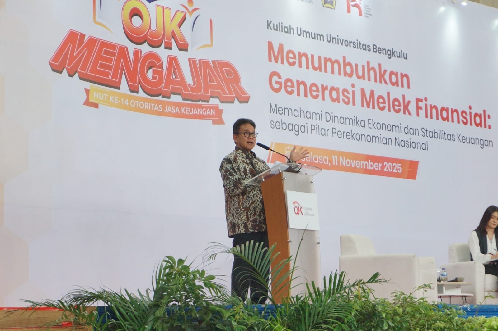 Generasi Muda Cerdas Finansial Perkuat Stabilitas Perekonomian Nasional Pada OJK Mengajar Di Universitas Bengkulu