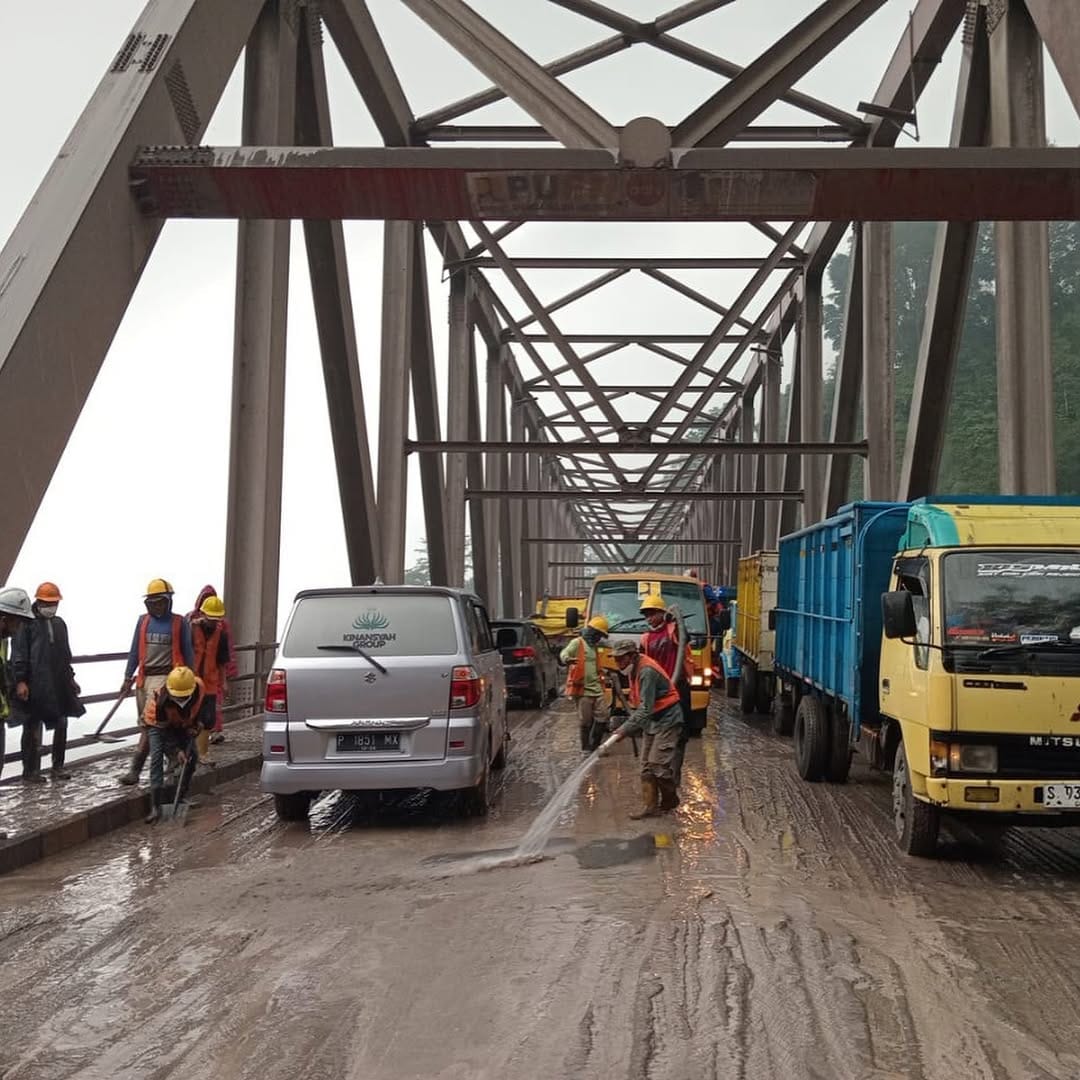 Peningkatan Aktivitas Vulkanik Gunung Semeru Menjadi Berstatus Level IV (Awas)