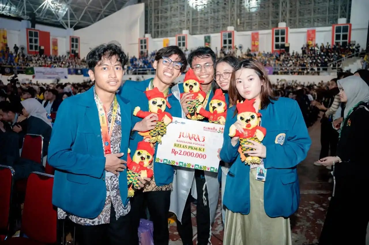 Mahasiswa UNAIR Lintas Fakultas Raih Medali Perunggu PIMNAS 38 Dengan Karya Poster Inovasi Curhatorium