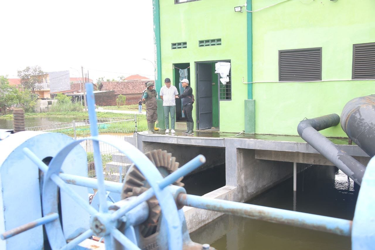 Bupati H. Subandi Minta Perketat Pengawasan Pada Proyek Rumah Pompa Kedungpeluk Yang Mengalami Deviasi 46 Persen