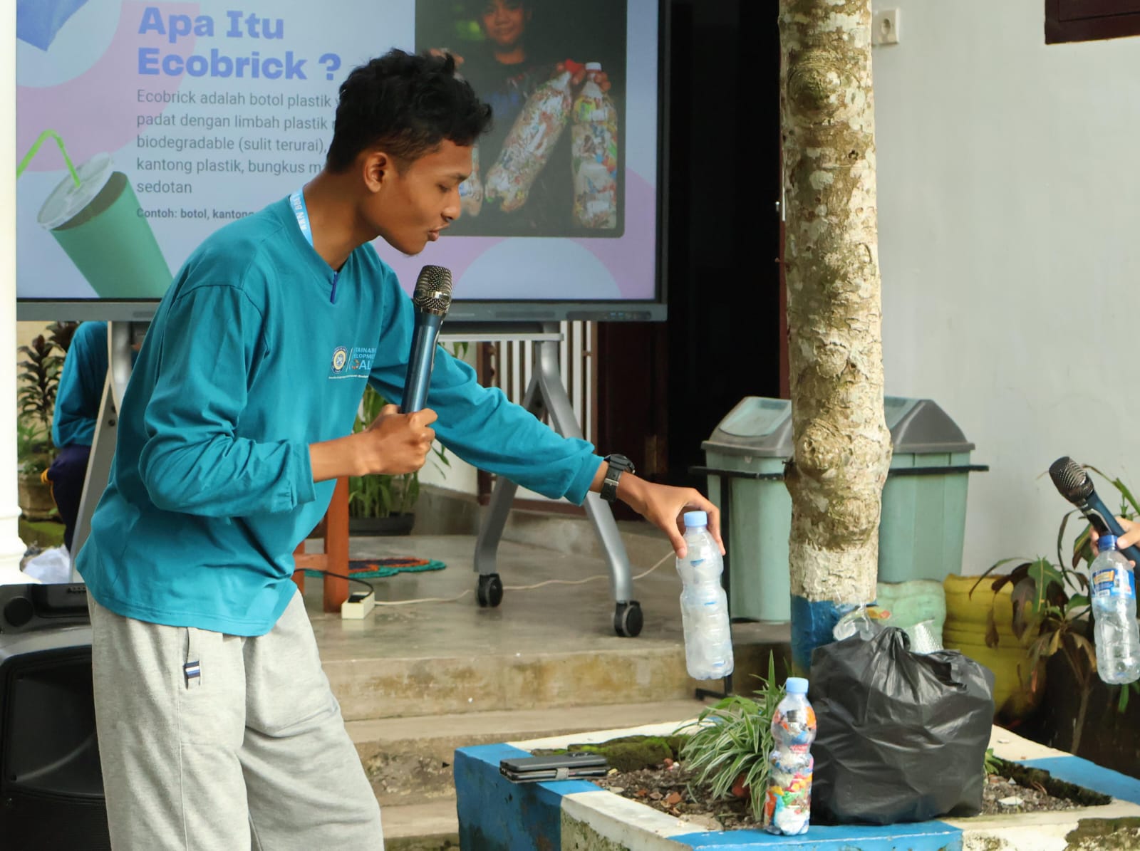 Dari Sampah Jadi Manfaat, KKN-BBK 7 UNAIR Tanamkan Budaya Eco-Brick Di SDN 3 Tegalrejo