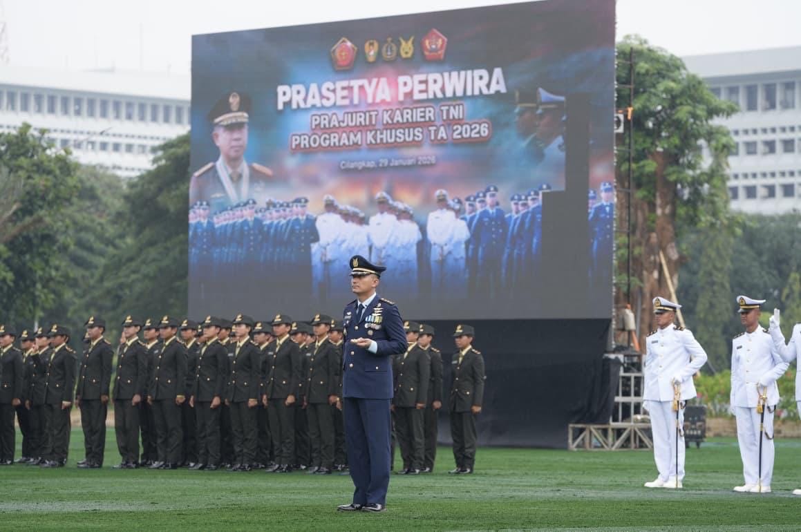 Menhan Sjafrie Hadiri Upacara Prasetya Perwira Prajurit Karier TNI TA 2026 Di Mabes TNI