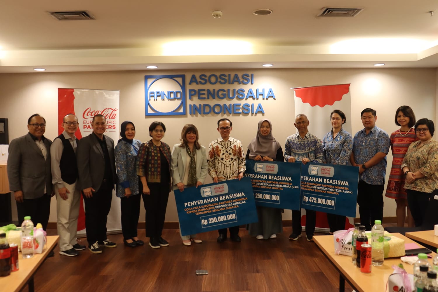Wujud Kepedulian Dunia Usaha APINDO Dan Coca-Cola Beri Beasiswa Untuk Mahasiswa Terdampak Bencana Sumatra