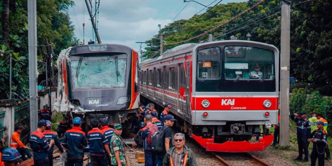 Insiden Commuter Line Basoetta No. 806A Tertemper Truk Di Perlintasan JPL 21, KAI Commuter Menyampaikan Permohonan Maaf