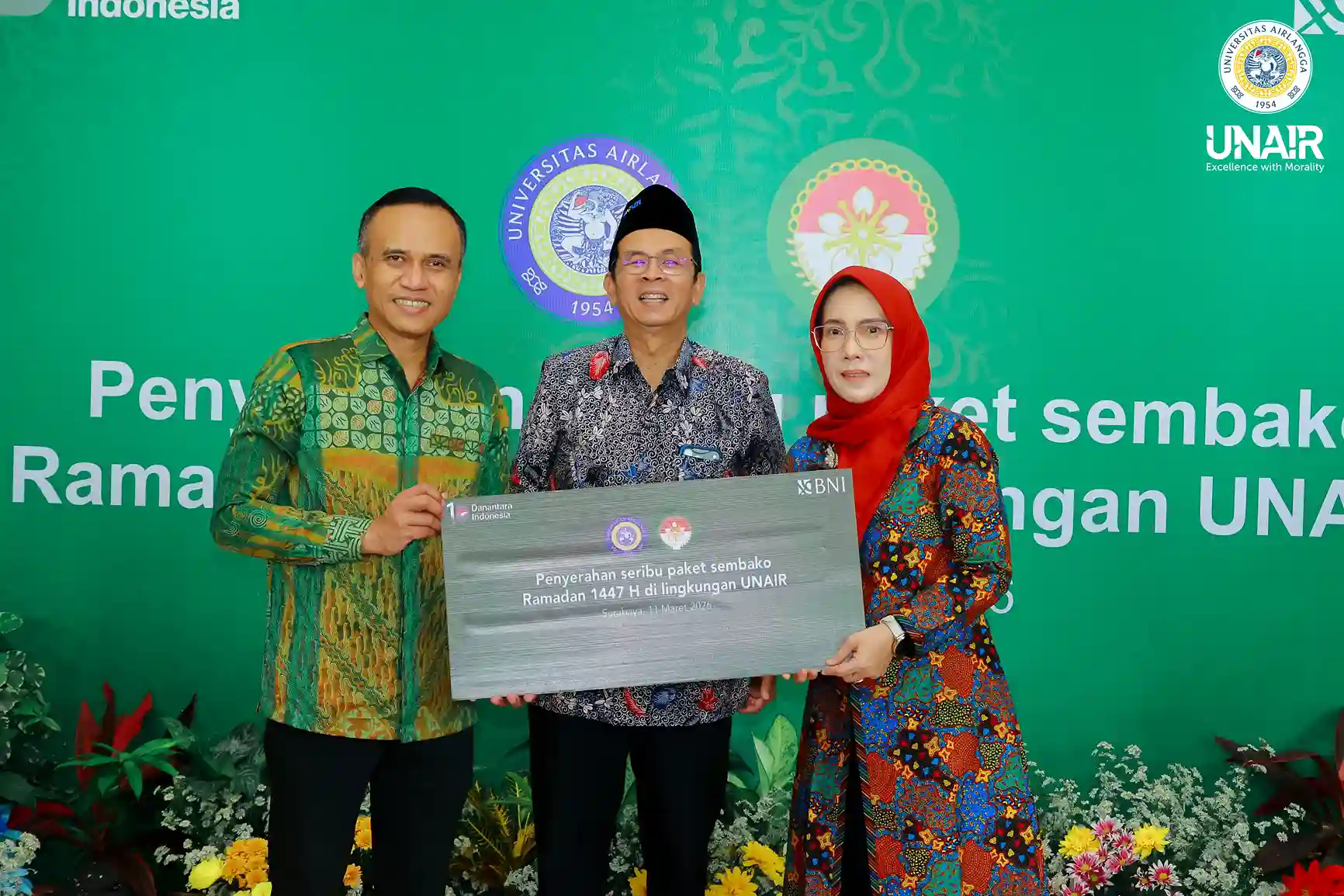 DWP UNAIR Dan BNI Salurkan 1.000 Bantuan Sembako Wujudkan Kampus Berdampak