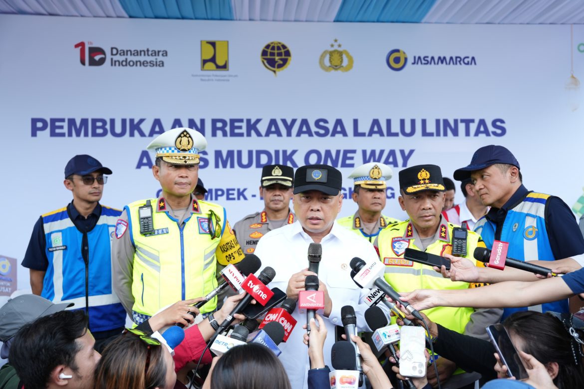 Resmi Diberlakukan Rekayasa Lalu Lintas One Way Nasional Mulai Dari Gerbang Tol Cikampek Utama KM 70