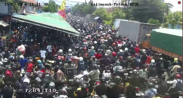 Pelabuhan Gilimanuk Jembrana Bali Mengalami Kepadatan Ekstrem Antrean Mengular 30-45 Kilometer