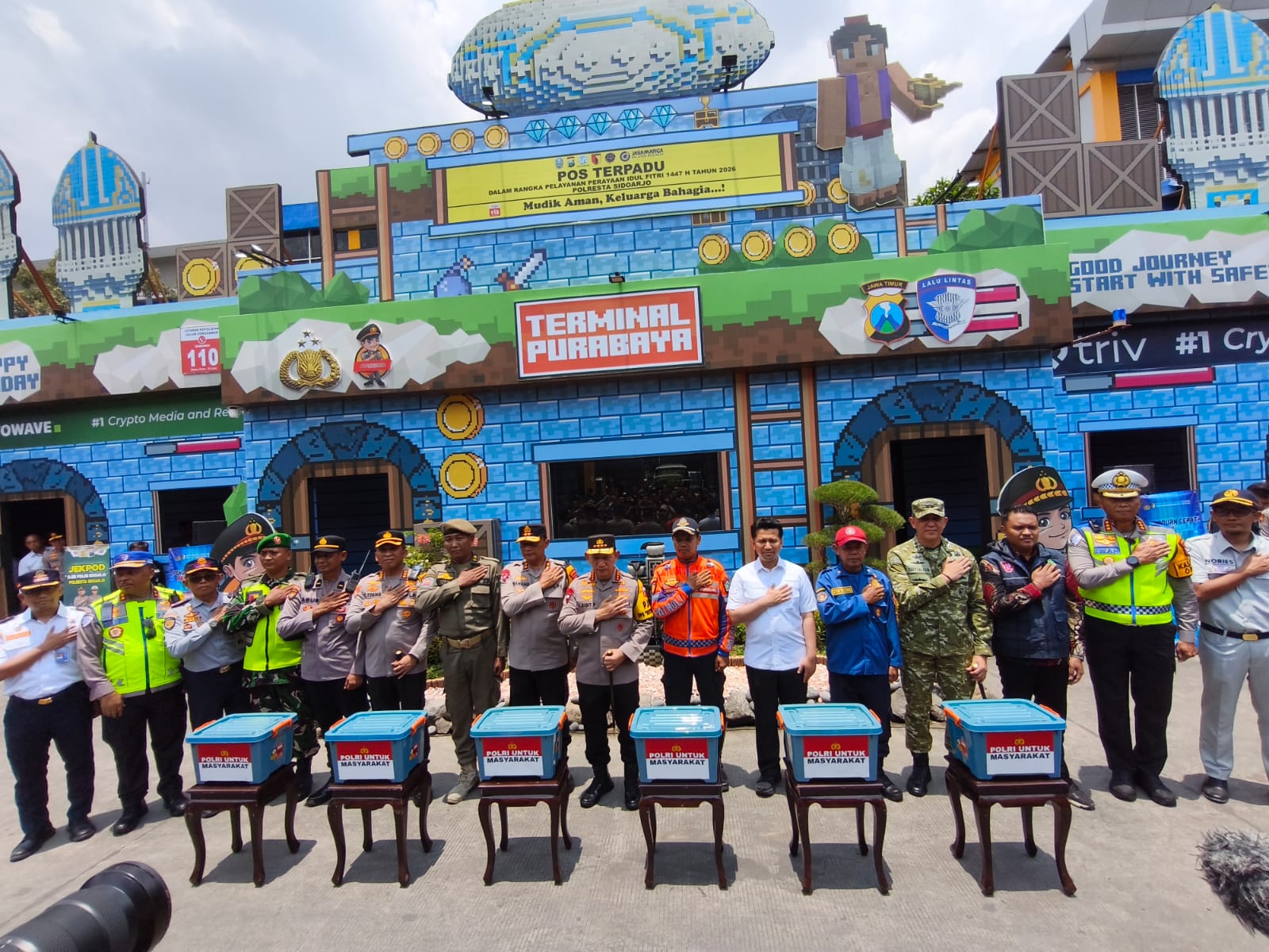 Bupati Sidoarjo Dampingi Kapolri Laksanakan Pengecekan Purabaya Simpul Utama Transportasi Darat Di Jatim