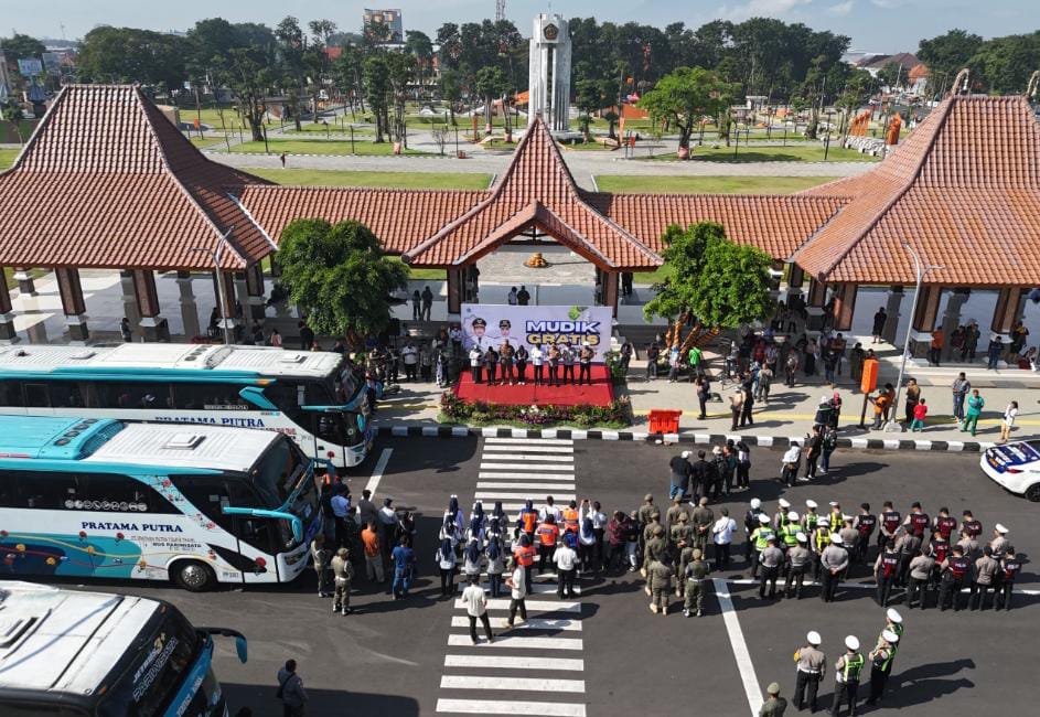 Program Mudik Gratis Bupati Sidoarjo Berangkatkan Ribuan Pemudik Dari Pendopo Dengan 28 Bus Pada 5 Rute Favorit
